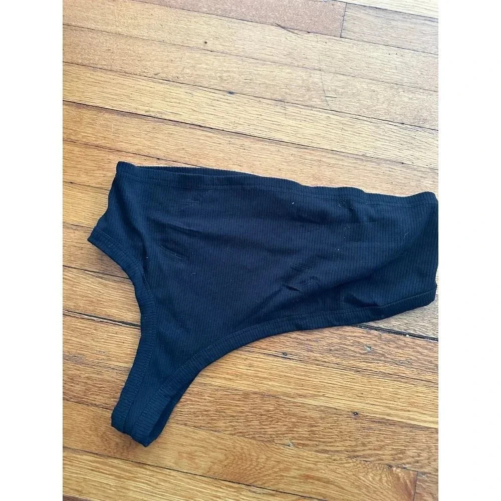 Shein Curve Women’s size 1x-large Black off shoulder cropped bandeau top - Picture 5 of 5